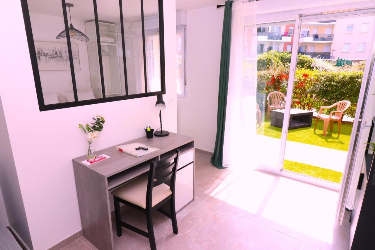 La Cosy House Apartment Courcouronnes Bagian luar foto